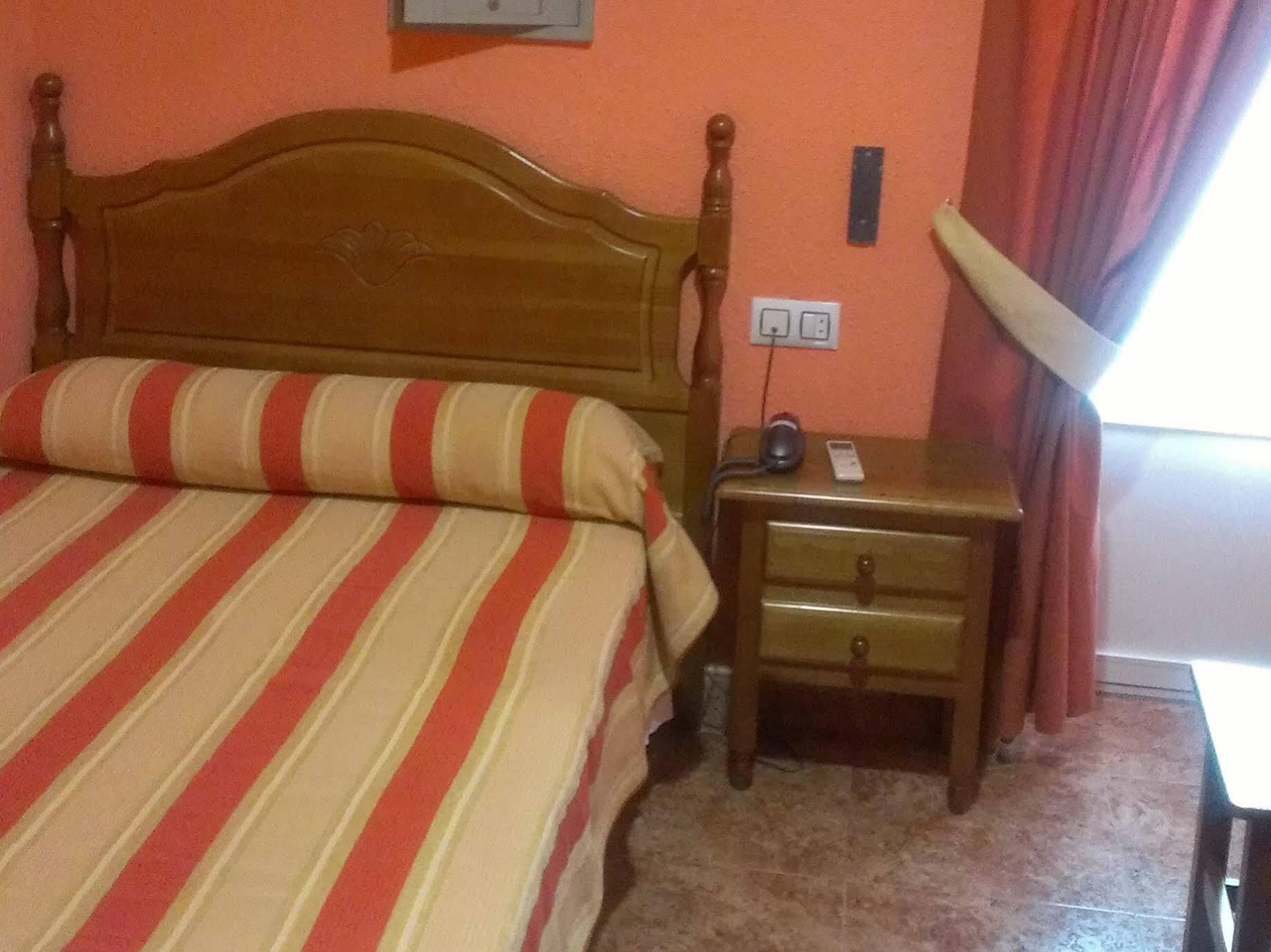 Madrid Playa Rooms Экстерьер фото